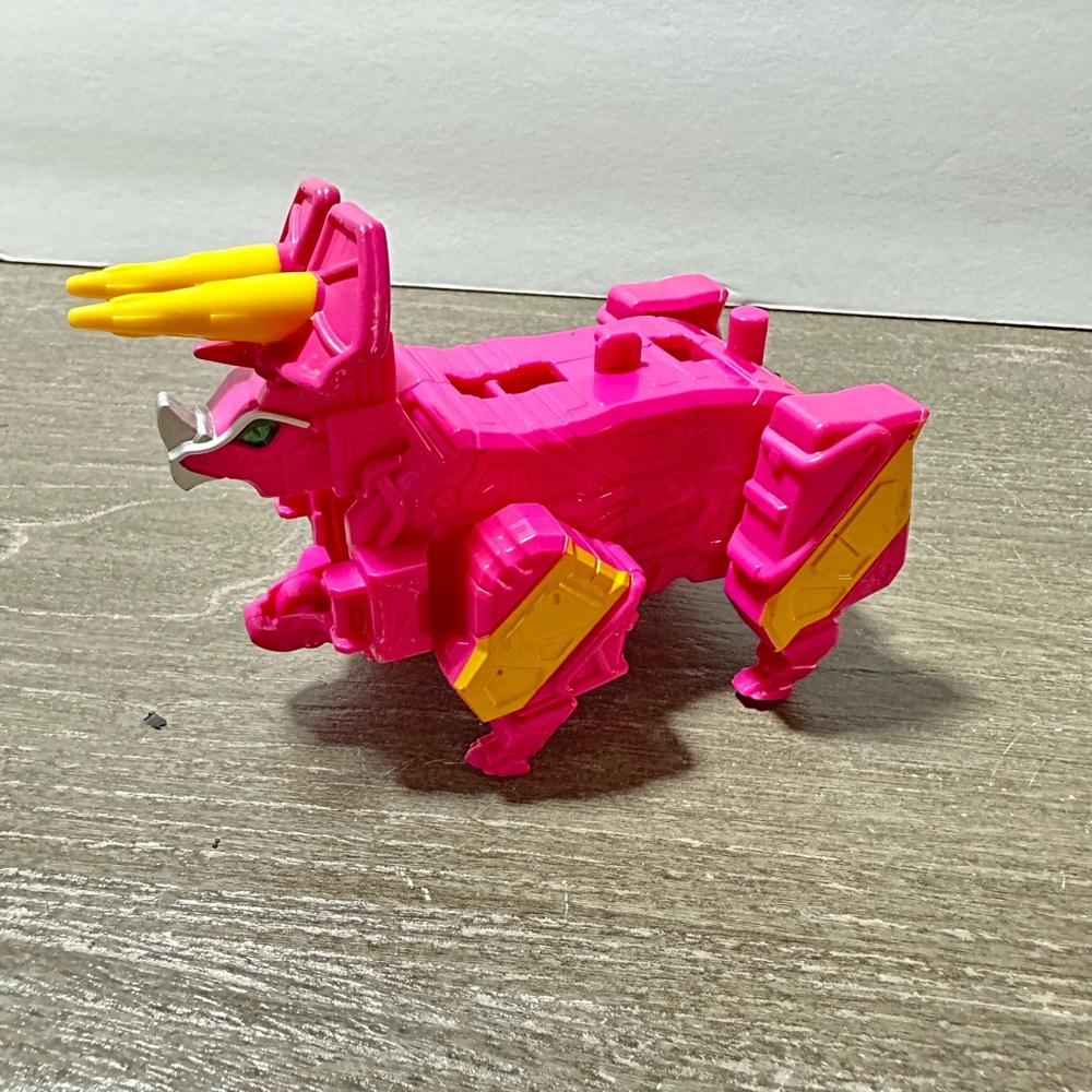 Power Rangers Dino Charge Power Pack Triceratops Body not complete